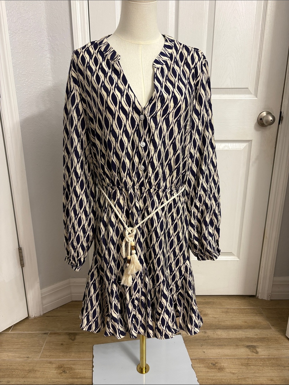 Cupshe Navy and Cream Long-Sleeve Printed Dress